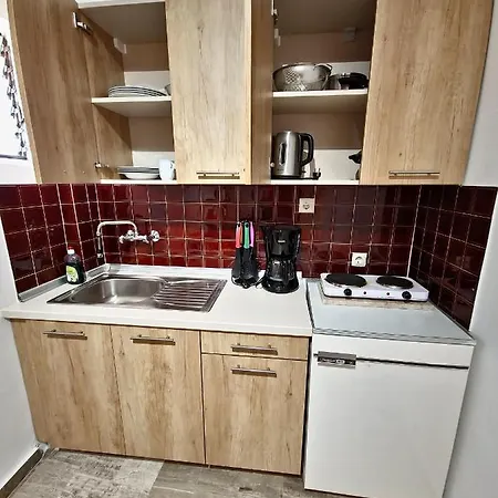 Apartament Alexandra 13 *